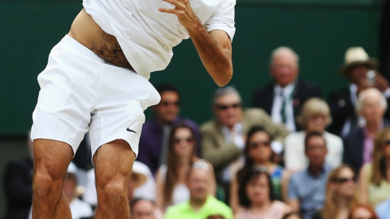 Роджър Федерер
Въпреки че е най-богатият тенесист в историята на този спорт, швейцарецът реши наскоро да започне ново бизнес начинание.
Той и агентът му Тони Годсик, заедно с още двама инвеститори, отвориха мениджърска агенция "Team8". Базираната в Кливланд, САЩ фирма представлява самия Федерер, Хуан Мартин Дел Потро и Григор Димитров. Целта пред агенцията е да избира кои обещаващи състезатели да представлява, създавайки си реноме на бутикова и успешна агенция.
Към това му бизнес начинание не спадат редицата рекламни договори, които му донасят няколко десетки милиона всяка година.