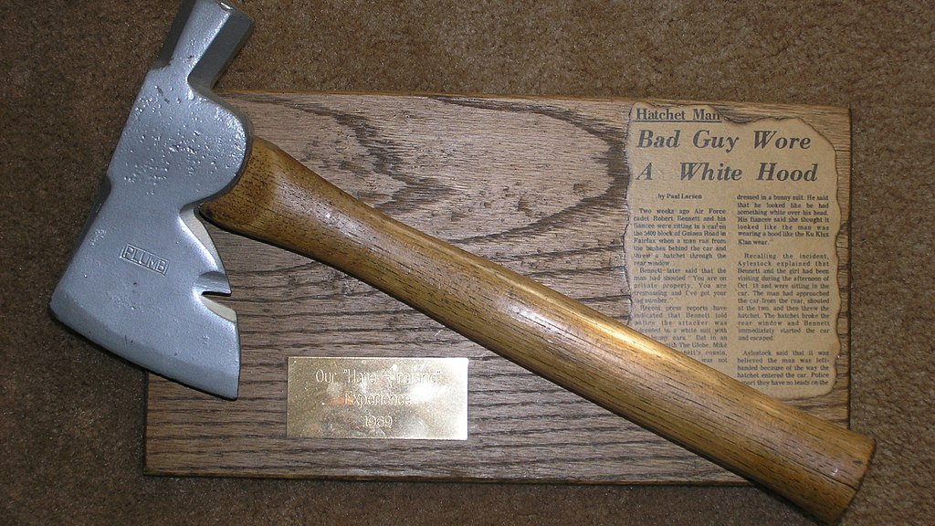 1024px-Bunnyman_Hatchet