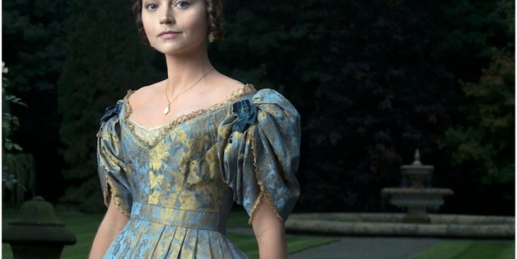 Victoria
Британската продукция за ранните години на кралица Виктория – от нейното тийнейджърство до златните й години до женитбата й с принц Албърт. 
Младата актриса Джена Колман играе Виктория, а компания й правят някои от младите надежди на британското кино и театър. 
Както знаем Островът има специално виждане към правенето на телевизия, което пък я прави по-специална за нас и е още една от причините да очакваме Victoria, близо след месец, на малкия екран.