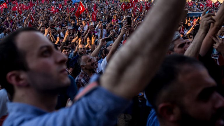 В Европа и Турция - масови демонстрации в подкрепа на Ердоган