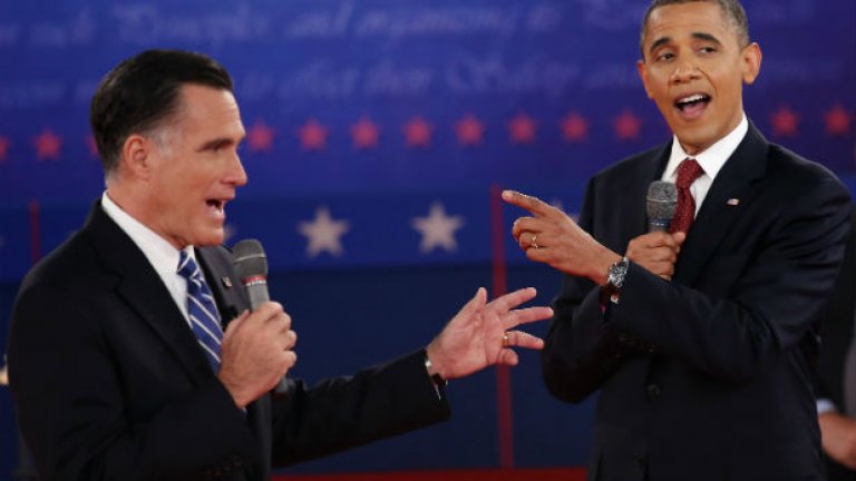 Обама и Ромни в битка за вестникарската любов