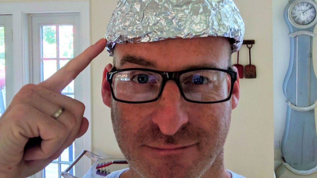 Manwithtinfoilhat-1108x787
