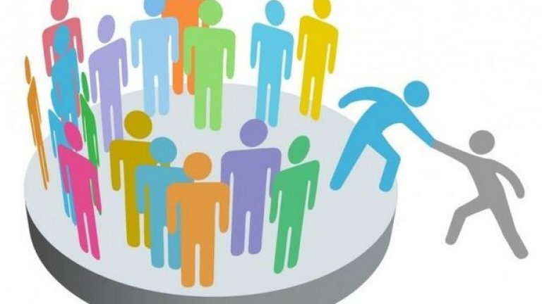 „Заставаме открито зад всеки един от проектите и смятаме, че това е начинът хората да се запознаят не само с тях, но и с нашата платформа”