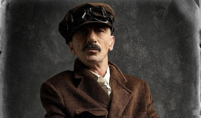 Малин Кръстев в ролята на Бай Славе.