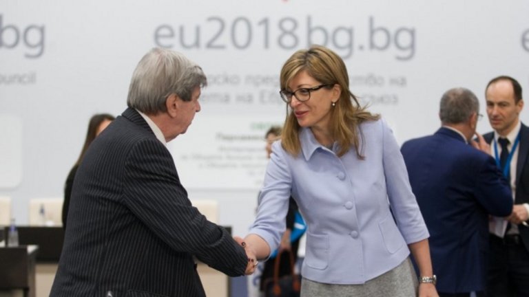Захариева призова ЕС за подкрепа в реформите на Западните Балкани