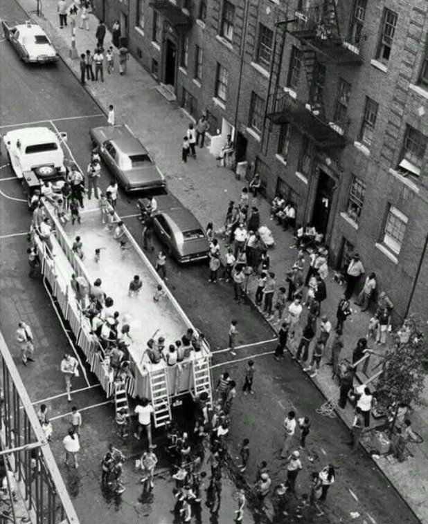 "Swimmobile" - автобус с басейн на покрива в Ню Йорк. 1960-та