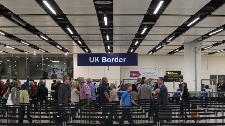 Милионите имигранти с паспорти от ЕС живеят от години във Великобритания, а бъдещият им статут беше поставен под въпрос заради Brexit