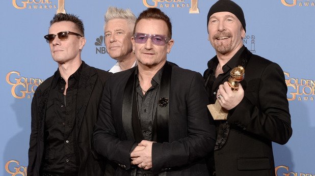 U2 - Get On Your Boots
Един от големите проблеми, когато стари групи се опитват да открият ново звучене, е да не изгубят това, което всъщност ги е направило хитови в самото начало. Именно това се случва в Get On Your Boots - тук иначе силните и въздействащи вокали на Боно преминават във вид алтернативно примрънкване. От самата музика също има какво да се желае, а цялостното произведение звучи твърде хаотично и претенциозно, за да допадне на широката публика.