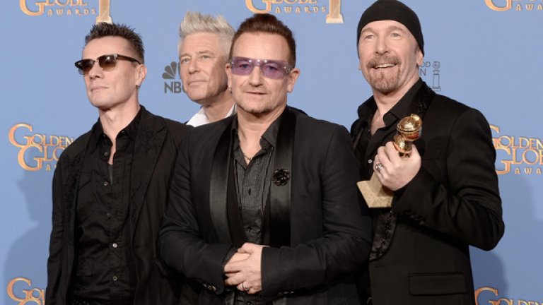 6. U2 - 118 млн. долара
А единствената по-печеливша група в световен мащаб за 2017 г. е U2. Тяхното световно турне "Joshua Tree", последвано почти веднага от още едно световно турне. Това определено вдигна значително приходите на групата. Над 2,7 млн. фена се появиха да почетат 30-тата годишнина от албума "Joshua Tree", с което превърнаха U2 в най-печелившата група за 2017 г.