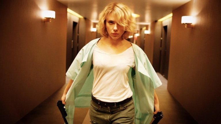 В "Луси" (Lucy, 2014)