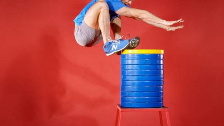 Еван Унгар прави най-високият скок от място - 161,6 см