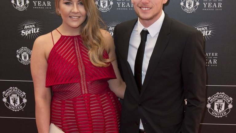 Друга млада надежда – Джеймс Уилсън – също се появи с гадже