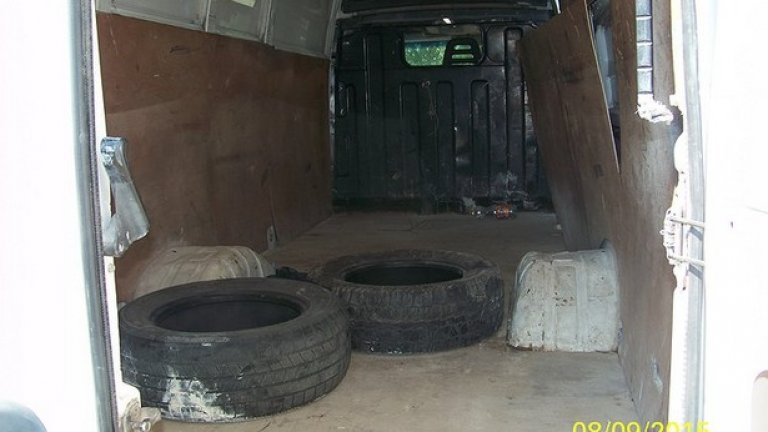 Чужденците са открити на 7 септември, когато в Ахтопол, служители на Гранична полиция са спрели микробуса за проверка 