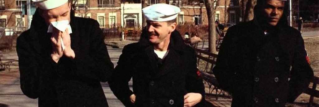 Джак Никълсън в "Последният детайл" (The Last Detail, 1973)
Ако искате да видите младия Никълсън като моряк - това е вашият филм. Двама мъже от флота имат задачата да заведат млад престъпник до затвора, но по пътя се сприятеляват с него и задачата им значително се усложнява. Никълсън получава номинация за Оскар за ролята, което кара режисьора Ричард Линклейтър десетилетия по-късно да се опита да направи и сериал по филма, но това така и не се случва.