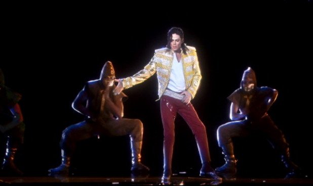 След епичния успех на „Thriller“ (1982), Майкъл Джексън има нужда от нещо също толкова добро. Никой не се съмнява, че парчето „Bad”, ракетата – носител на едноименния албум от 1987-ма година, ще взриви класациите. Трябва обаче добър режисьор за видеото.

 Това е Мартин Скорсезе, който буквално заснема късометражен урок по танци и улавя типичните движения на Джако, в това число лунната походка. И до днес „Bad” е един от най-богатите „източници на знание“, истинска визуална енциклопедия за всички, които искат да усвоят или копират движенията на Краля на попа. 