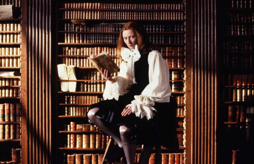 \"Орландо\" (Orlando, 1992)
Едва ли има актьор или актриса, който по-успешно да се превъплъти в класическия мъжки персонаж от едноименния роман на Вирджиния Улф. Орландо пътува през времето и пространството, приема различни форми, полове и общест