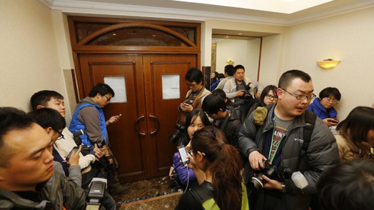 Самолетът от Малайзия може да се е "върнал обратно"