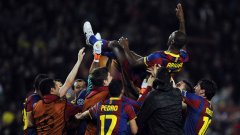 Футболистите на Барселона приветстваха с искрена радост завръщането на Ерик Абидал