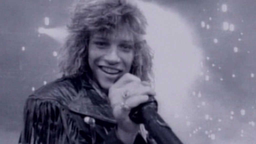 Bon Jovi - Livin' on a Prayer
Да, Bon Jovi са това, което спокойно може да наречем "guilty pleasure" (онези удоволствия, от които след това се чувстваш леко виновно). Неговият сладникав рок обаче е идеален за ситуацията и да ти даде искра живец в ситуацията на толкова много лоши новини.