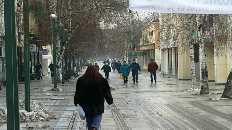 Главната търговска улица на град Видин, един от центровете на Северозападния район - най-бедният район в целия ЕС според статистиката 