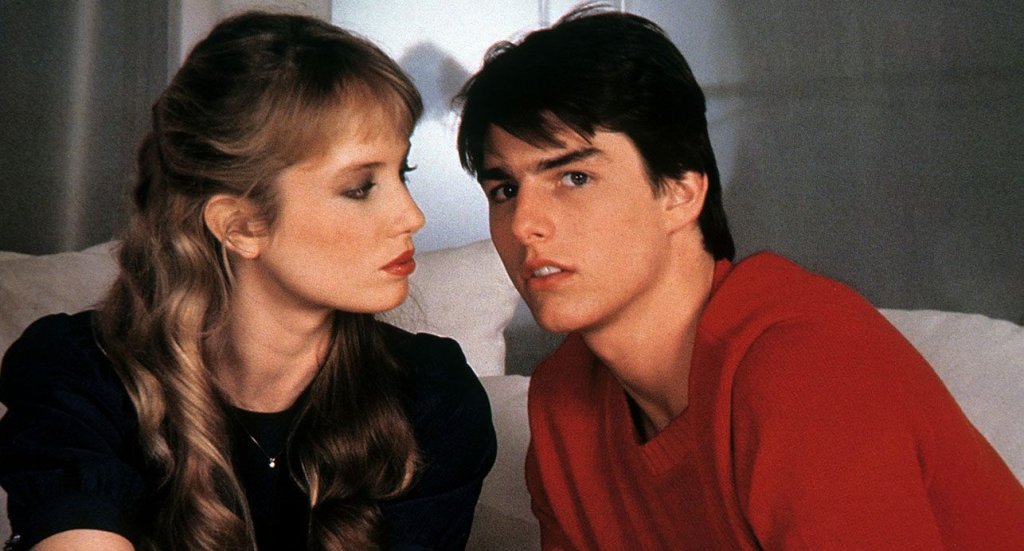 Risky Business/ "Рискован бизнес"
Всички познаваме Том Круз като актьор от екшъни и трилъри, но реално неговата звезда изгря в комедия и го представи пред света като един от най-обещаващите таланти през 80-те. Risky Business ще се запомни с епичната сцена, в която Круз танцува и пее полугол на "Old Time Rock and Roll" от Боб Сийгър, но и с хумористичния си и критичен поглед над консуматорското общество в САЩ от 80-те.