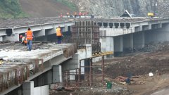 19-километра на магистрала "Люлин", строени 4 години, бяха открити на 15 май т.г., а самата магистрала стана най-скъпата у нас засега - километърът мина 10 милиона евро