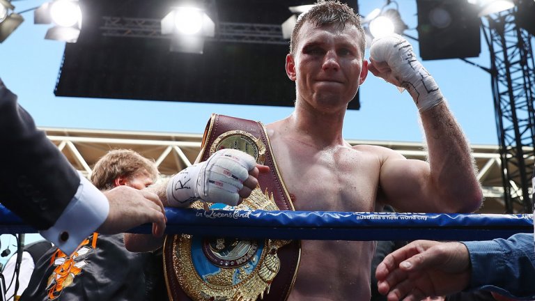 Накрая новият шампион имаше наглостта и да предизвика Флойд Мейуедър: „Искам да кажа нещо на Флойд Мейуедър и не се шегувам. Кое избираш: бастуна или ръкавиците (държейки в двете си ръце бастун и боксови ръкавици – б.а.). Ела за истински мач.”