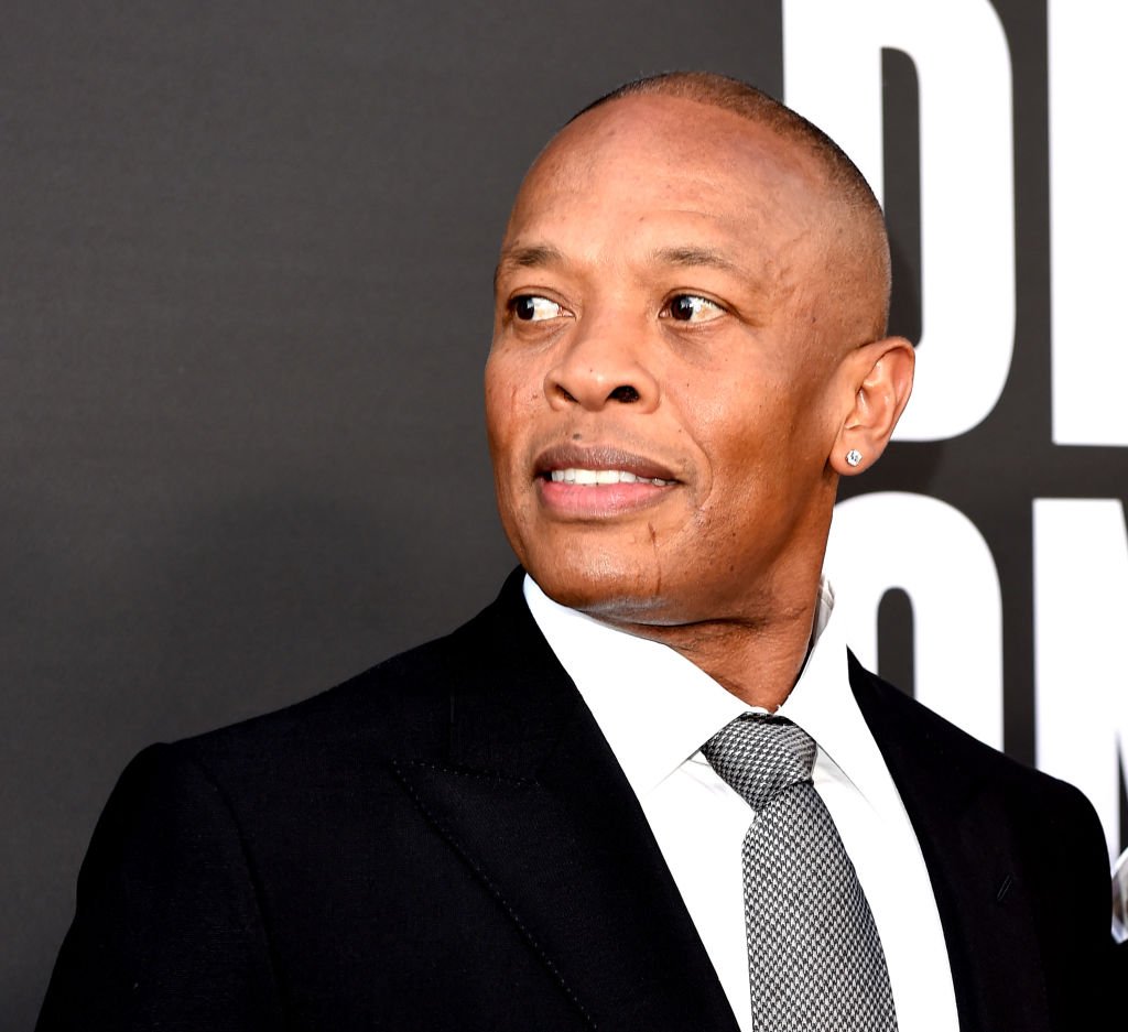 9. Dr. Dre 
740 милиона долара 
След N.W.A, рапарът стана и един от най-успешните хип-хоп продуценти в историята. Компанията му за слушалки Beats беше купена от Apple през 2014 година за 3 милиарда долара. 