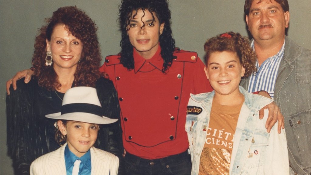 MJ AND ROBSONS FEB 1990