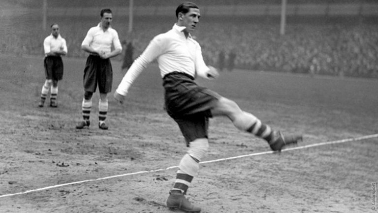 Тед Дрейк (1934-1945)  - 139 гола