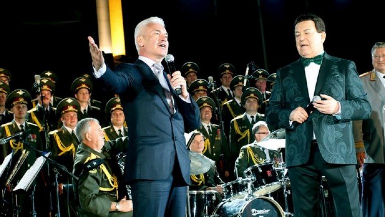 Йосиф Кобзон, който правеше чести визити в България през 2014 г. заради ангажиментите си в предизборната кампания на БСП и "Атака", влезе в черния списък на ЕС.