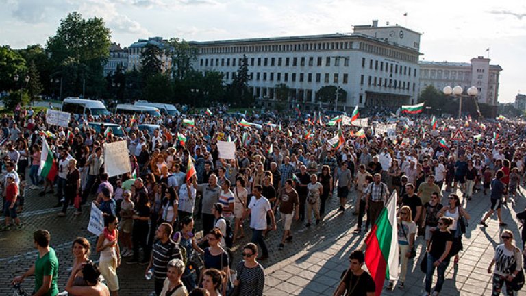 „Фрийдъм хаус" оценява демокрацията в България като полуконсолидирана.