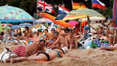 "Плажът е само за гости на хотела": Добре дошли в Несебър