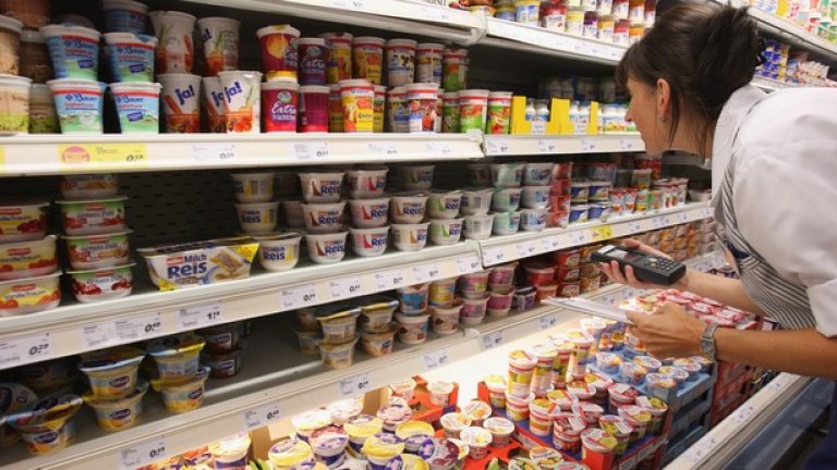 Обръщам се с бутилковата си молба към производителите - аре стига с тия пластмасови кофички, моля