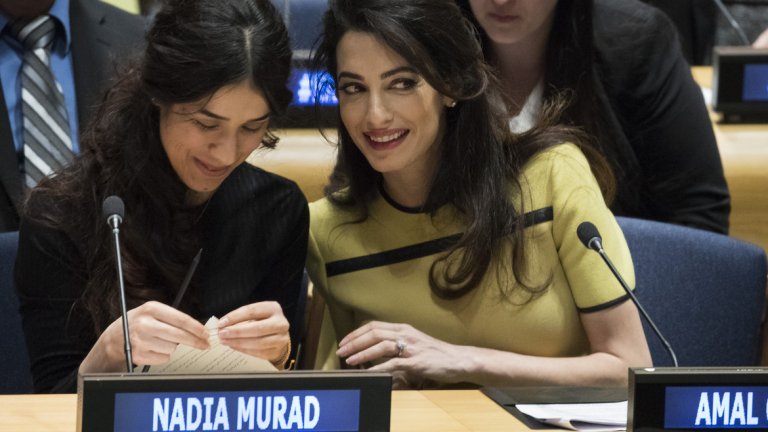 Надя Мурад и адвокатката й Амал Клуни