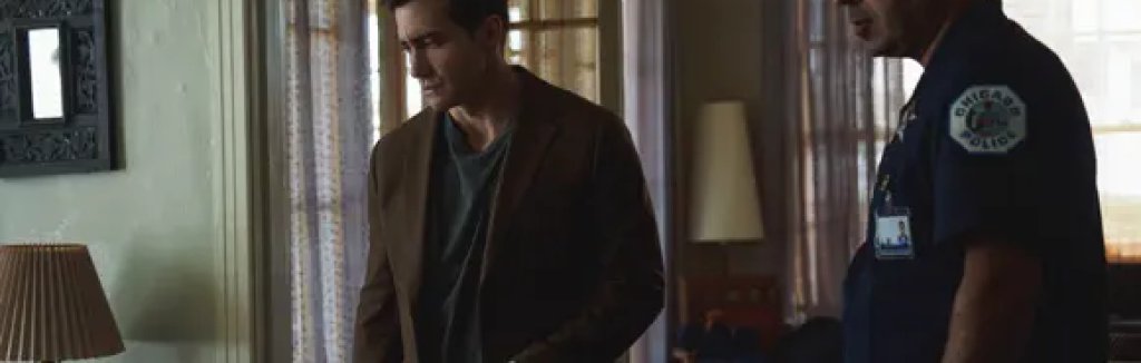 Presumed Innocent
Къде: в Apple TV+
Центърът на този сериал е жестоко убийство, което разтърсва прокуратурата отвътре – и бързо насочва прожекторите към един от собствените ѝ хора. Главният герой е Ръсти Сабич (Джейк Джиленхол), уважаван юрист, чийто живот рухва, когато се оказва основният заподозрян за престъплението.