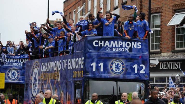 Още от триумфалната обиколка на "сините" в Лондон