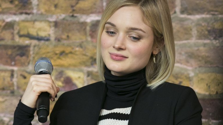 За разлика от други актьори, тя не се опитва да създава илюзията, че води перфектен живот. Мисълта за това дори я ужасява. В профила ѝ в Instagram са събрани кадри от напълно ежедневни моменти, без излишна предварителна подготовка или тонове грим.