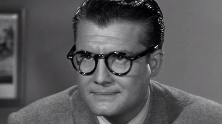 Джордж Рийвс като Кларк Кент в The Adventures of Superman.