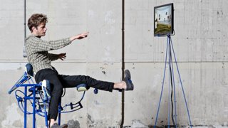 Govert-Flint-demonstrates-011