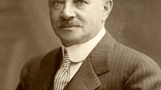 Milton_S._Hershey,_1910