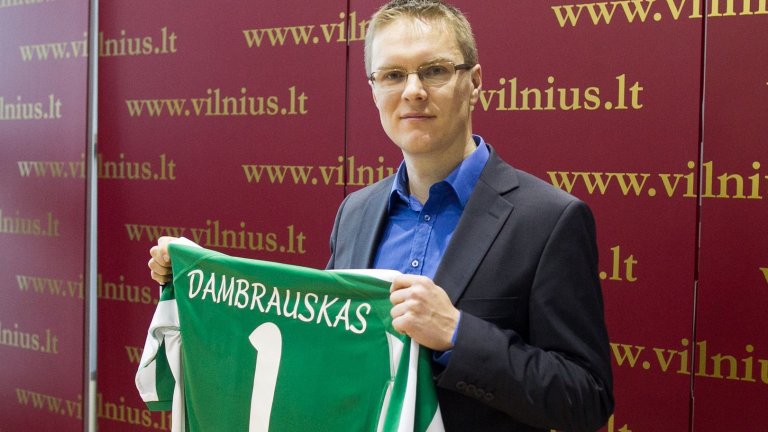 "Какъв е този Хари Потър?": Треньорът на Лудогорец е бил бояджия и пощальон и е преминал стаж в Юнайтед