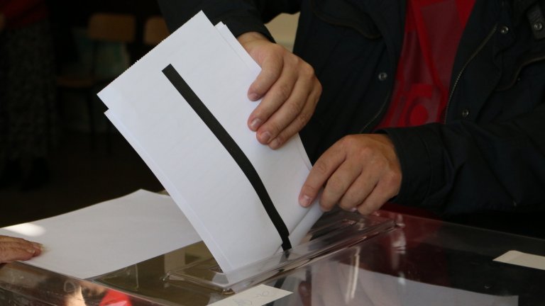 Иван Портних и Костадин Костадинов отиват на втори тур на изборите