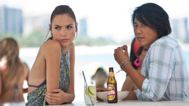 Жената-чудо идва