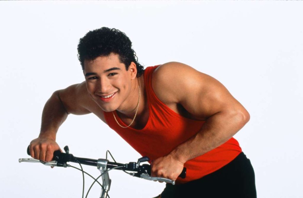 Марио Лопес 
Той изгря със сериала \"Saved by the Bell\" 1989-1993 година.