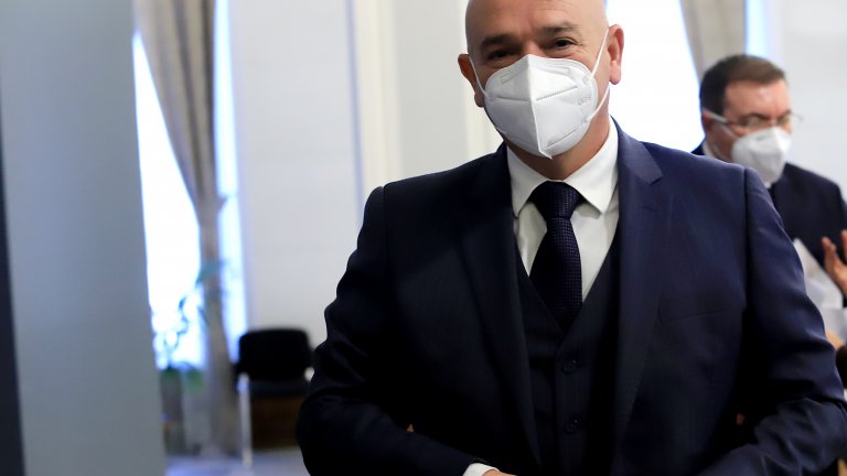 Проф. Мутафчийски: Смъртността не достигна до никакво плато