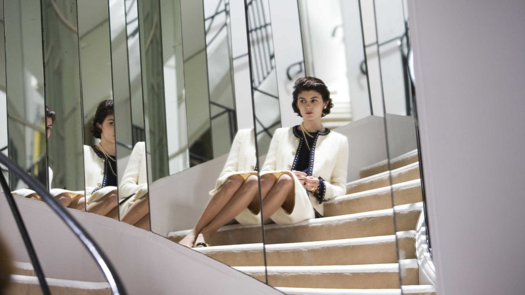 \"Коко преди Шанел\" (Coco avant Chanel, 2009)
Биографичният филм на режисьорката Ан Фонтейн разказва за ранните години на най-влиятелната жена в световната култура от миналия век - Коко Шанел. Трудната роля е поверена на Тоту и за нея тя е номиниран