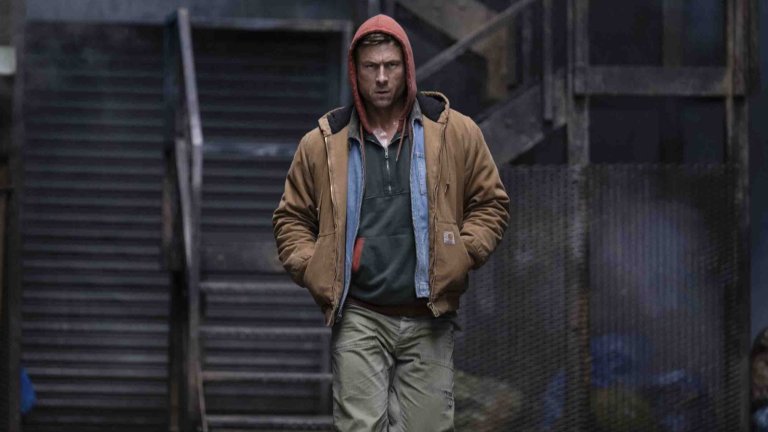 Този филм сякаш някой го е направил до поливината и после му е писнало