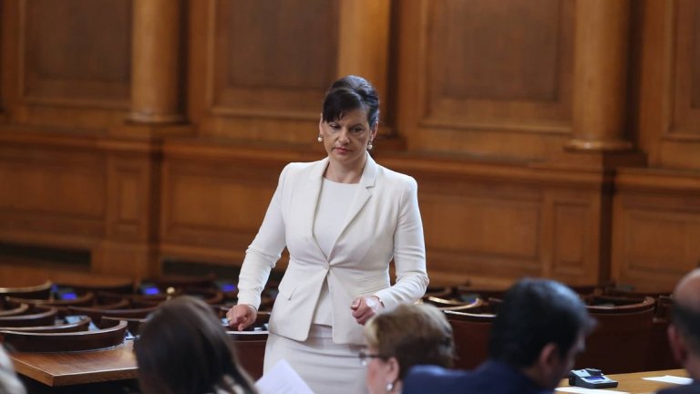 ГЕРБ: Ново вето върху F-16 ще е проява на лош вкус от страна на Румен Радев