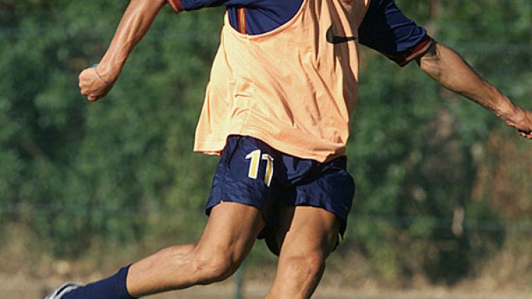 2001-а. Роналдо на тренировка с юношеския национален отбор на Португалия.